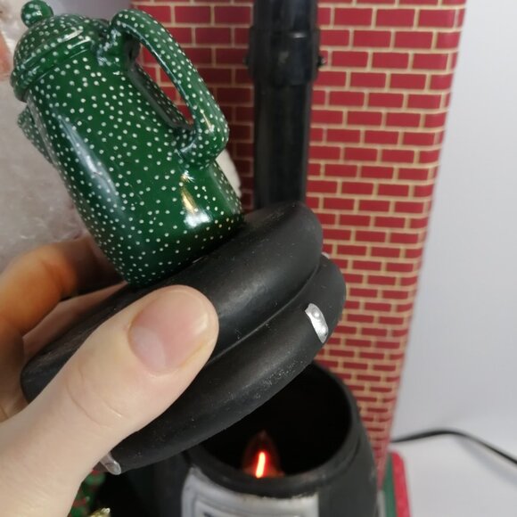 1994 HOLIDAY CREATIONS ANIMATED HOLIDAY SCENE SANTA WITH POT BELLY STOVE - Picture 9 of 16